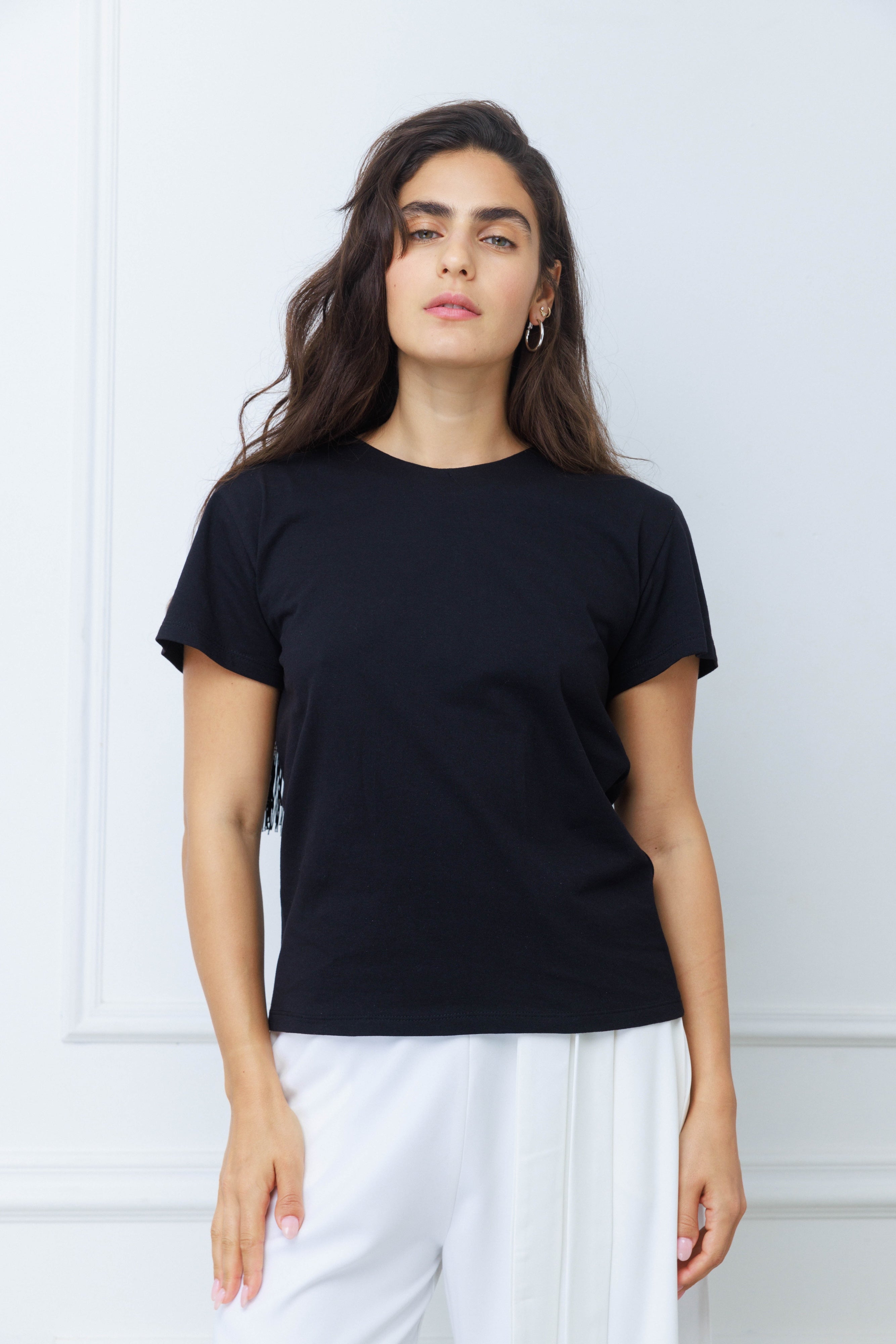 חולצה שחורה ג׳יין